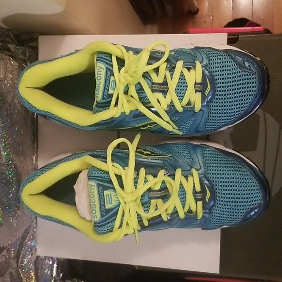 Sneakers - Picture 5 of 6